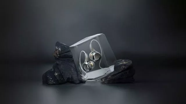 beyerdynamic-Xelento-2-Generation-Key-Visual-In-Ear-im-Kristall-768x432